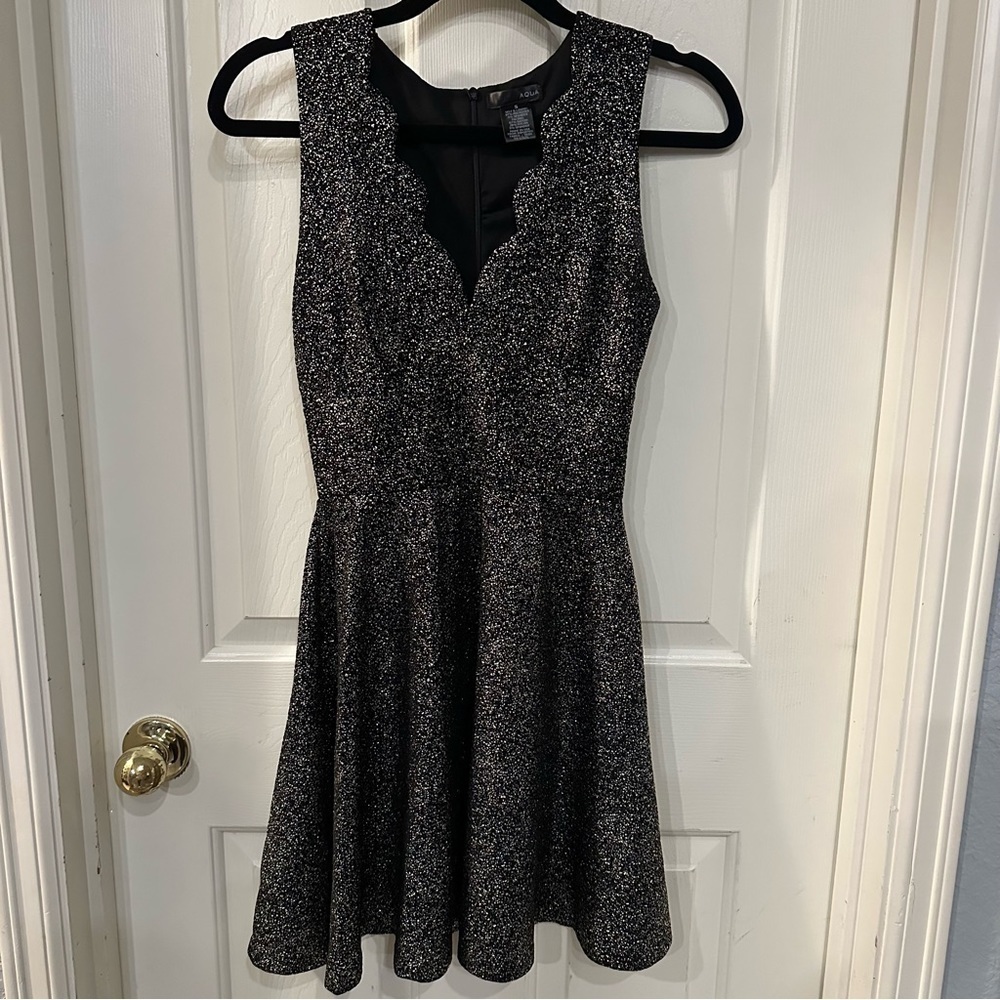 Aqua Brand Bloomingdales Scalloped Neck Dress Gold Glitter Black Small NYE Party